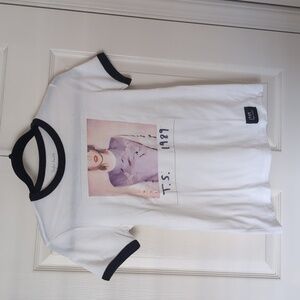 Taylor Swift World Tour 1989 Cotton Short Sleeve Tee / Small